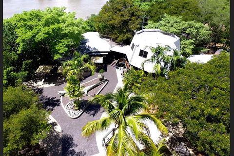 Pathfinder Jumping Crocodile Cruise Shuttle Bus - Darwin Holiday 8