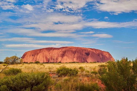 Explore Uluru: 7 Hours Guide Tour At Sunrise With Light Breakfast - Darwin Holiday 1
