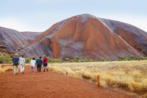 Explore Uluru: 7 Hours Guide Tour At Sunrise With Light Breakfast - Darwin Holiday 5
