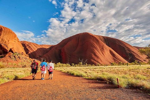 Explore Uluru: 7 Hours Guide Tour At Sunrise With Light Breakfast - Darwin Holiday 3