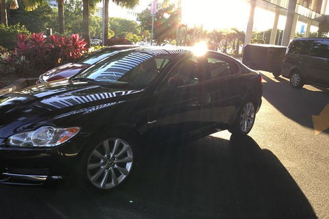 Jaguar Limousine Transfer Cairns Airport To City Or Return - Darwin Holiday 3