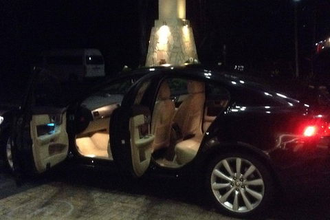 Jaguar Limousine Transfer Cairns Airport To City Or Return - Darwin Holiday 0