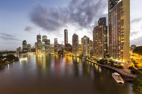 Brisbane Airport To And From Brisbane CBD For 4 Ppl - Darwin Holiday 0