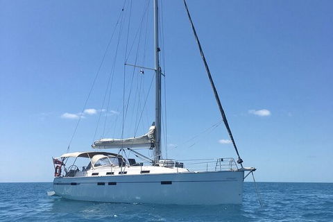 Sailing Curlew Escape On Moreton Bay - Darwin Holiday 2