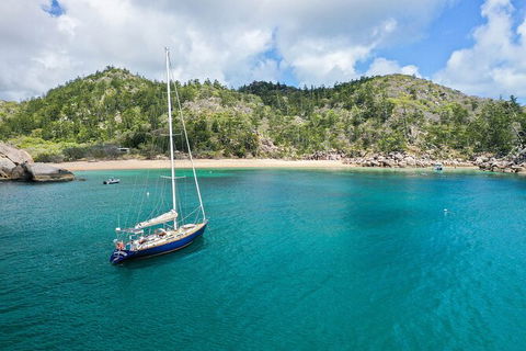 Helicopter And Magnetic Island Sailing - Darwin Holiday 8