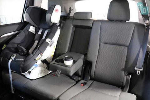 4 Seat SUV Sedan | Sunshine Coast Airport Private Transfer - Darwin Holiday 2
