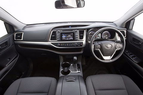 4 Seat SUV Sedan | Sunshine Coast Airport Private Transfer - Darwin Holiday 3