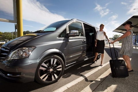 4 Seat SUV Sedan | Sunshine Coast Airport Private Transfer - Darwin Holiday 5