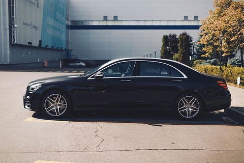 Arrival Private Transfers: Adelaide Airport ADL To Adelaide In Business Car - Darwin Holiday 0