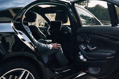 Departure Private Transfers: Adelaide To Adelaide Airport ADL In Business Car - Darwin Holiday 4