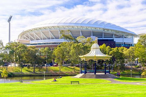 Departure Private Transfers: Adelaide To Adelaide Airport ADL In Luxury Van - Darwin Holiday 8