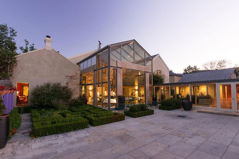 Full Day Tour Hobart: Port Arthur McHenry Gins Bangor Vineyard Wines + Oysters - Darwin Holiday 16