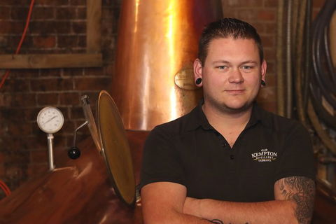 Distillery Tour And Guided Tasting - Darwin Holiday 4