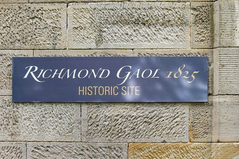 Cruise Ship Special From Hobart: Richmond Shuttle - Darwin Holiday 0