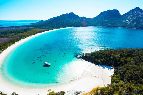 Wineglass Bay Private Charter Service - Darwin Holiday 1