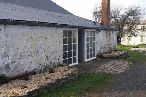 Hobart Afternoon Wine Tour Saturday: Local Wines + Cheese & Guide - Darwin Holiday 7