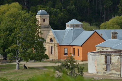 Colonial Tasmania Small Group Tour - Darwin Holiday 0
