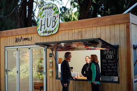 Private Royal Tasmanian Botanical Gardens Walking Tour - Darwin Holiday 5