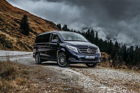 Van Service Melbourne Airport To CBD - Darwin Holiday 1