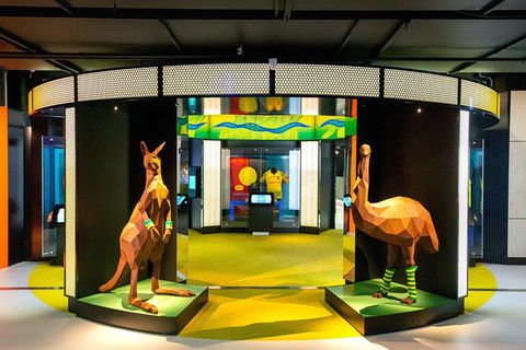 Ultimate Sports Lovers Bus Tour Of Melbourne - Darwin Holiday 8