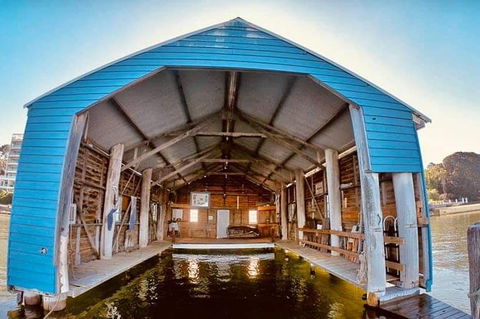 Waterbike Tour Around Blue Boat House In Perth - Darwin Holiday 3