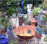 Leaf  Stone Garden Gallery - Darwin Holiday