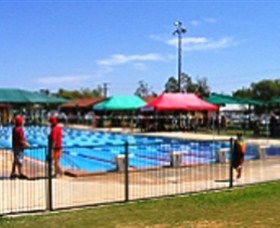 Charleville Swimming Pool - Darwin Holiday 0