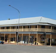 Colac Hotel