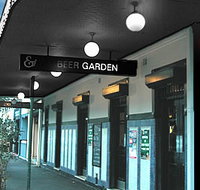 Duck  Swan Hotel - Darwin Holiday