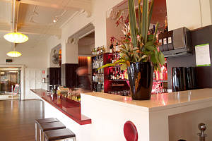 White Bar - Darwin Holiday 0