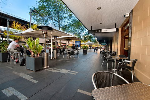 Ship Inn - Darwin Holiday 0
