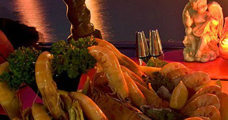 Golden Gondola Cruising - Darwin Holiday 0