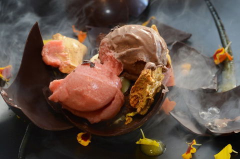 Room81 - Lounge Bar Dining - Darwin Holiday 3