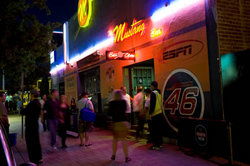 Mustang Bar - Darwin Holiday 0
