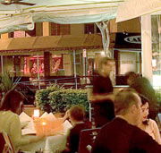 Domanis Cafe Restaurant Bar - Darwin Holiday