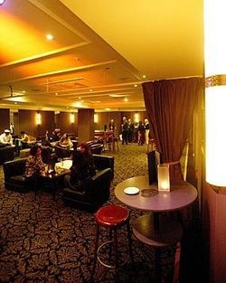 Statement Lounge Bar - Darwin Holiday 1