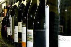 Riverview Hotel & Kains Bar & Restaurant - Darwin Holiday 1