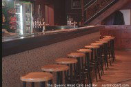 Queens Head - Darwin Holiday 1