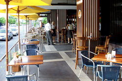 Ducks Nuts Bar & Grill - Darwin Holiday 3