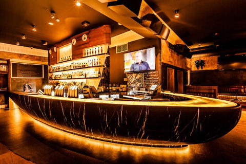 Empire Hotel - Darwin Holiday 2