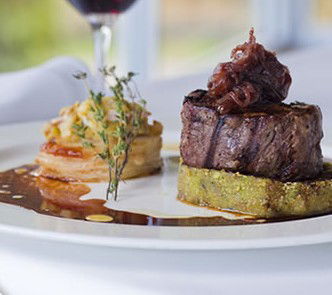 Chris's Beacon Point Restaurant - Darwin Holiday 0