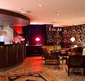 White Revolver - Darwin Holiday