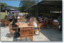 Bateau Bay Hotel - Darwin Holiday 1