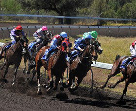 Alice Springs Turf Club - Darwin Holiday 0