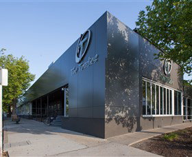 Canberra Tradesmen's Union Club - Darwin Holiday 1