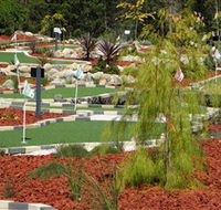 18 Hole Mini Golf - Club Husky - Darwin Holiday