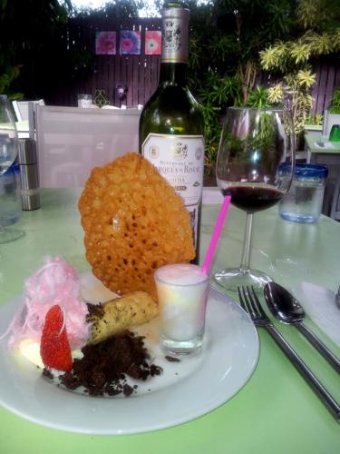 The Charles Dickens Tavern - Darwin Holiday 3
