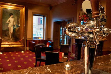 Young & Jackson - Darwin Holiday 0