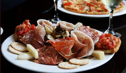 Giovanni's Restaurant & Pizzeria - Darwin Holiday 1