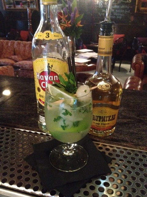 Red Baron's Lounge Bar - Darwin Holiday 2